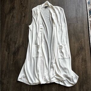 🌸 2 for $20 🌸 mid knit vest